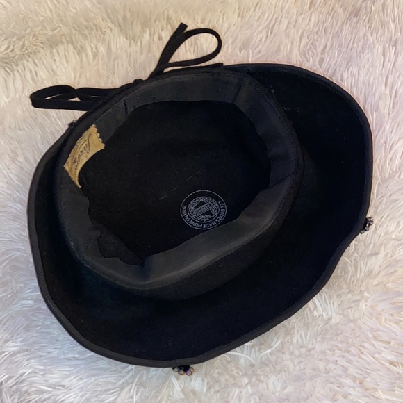 Vntg ladies Black velvet bonnet Hat w rhinestones Lazarus model Cincinnati beani - Picture 12 of 16